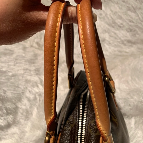 Louis  Vuitton Manhattan PM - Picture 15 of 16